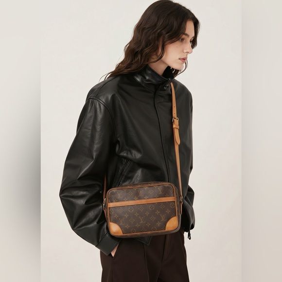Louis Vuitton Other - 🖤 Pre-Loved Vintage Louis Vuitton Monogram Shoulder Bag – Timeless Classic 🖤